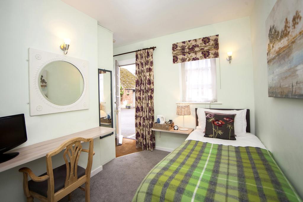 The Conigre Hotel Melksham Eksteriør billede