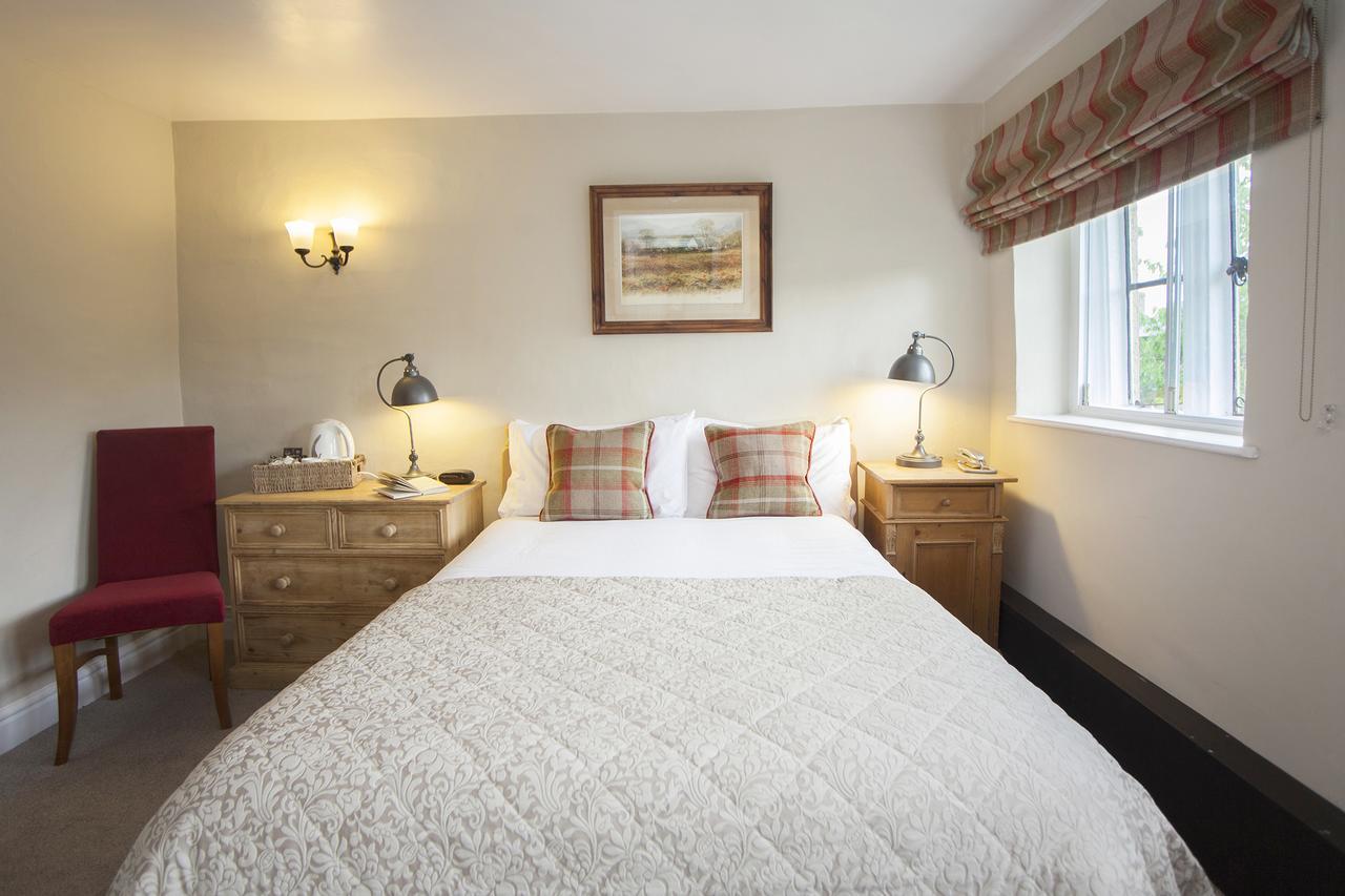 The Conigre Hotel Melksham Eksteriør billede