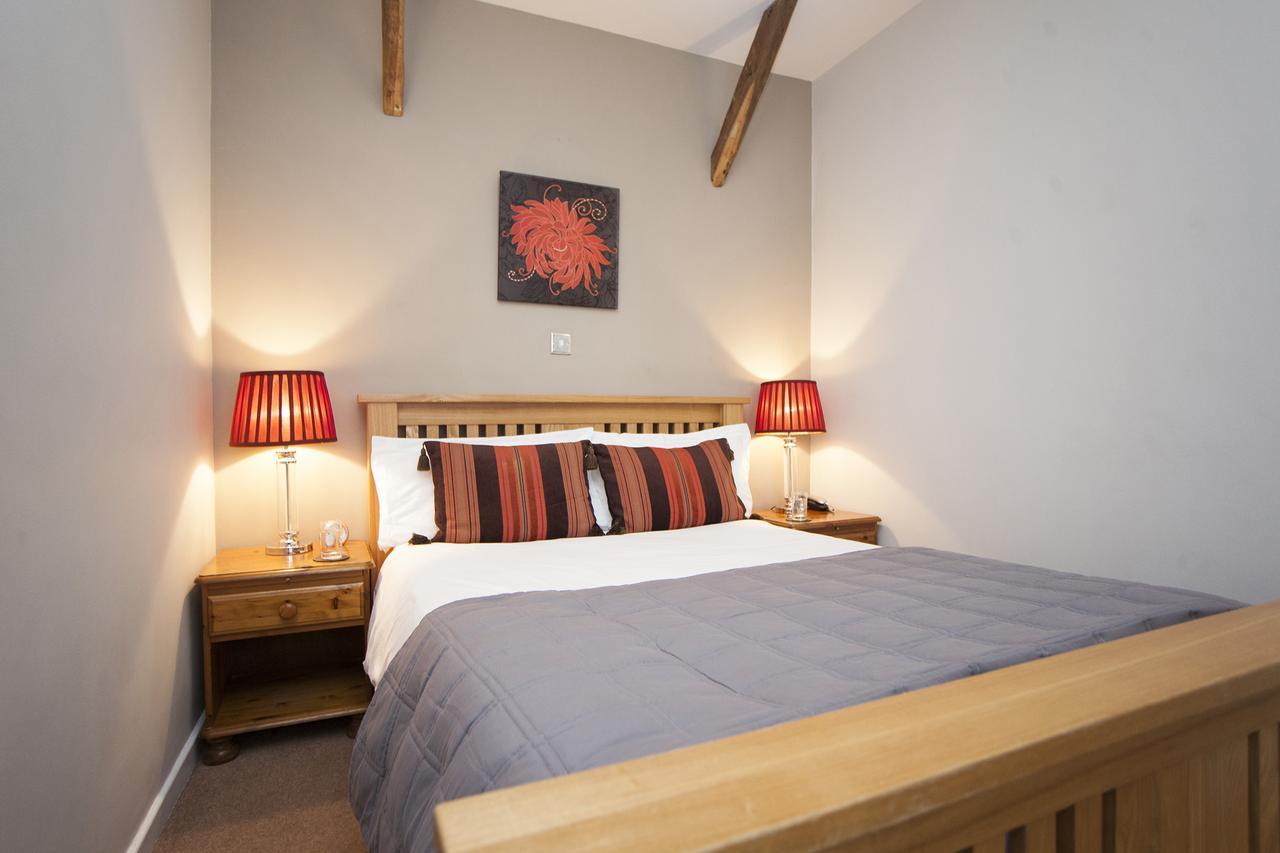 The Conigre Hotel Melksham Eksteriør billede