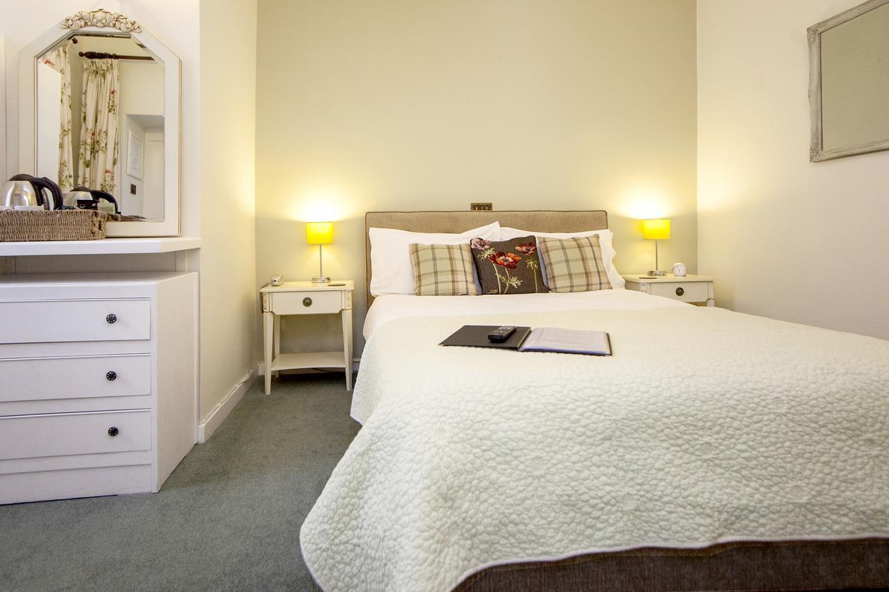 The Conigre Hotel Melksham Eksteriør billede
