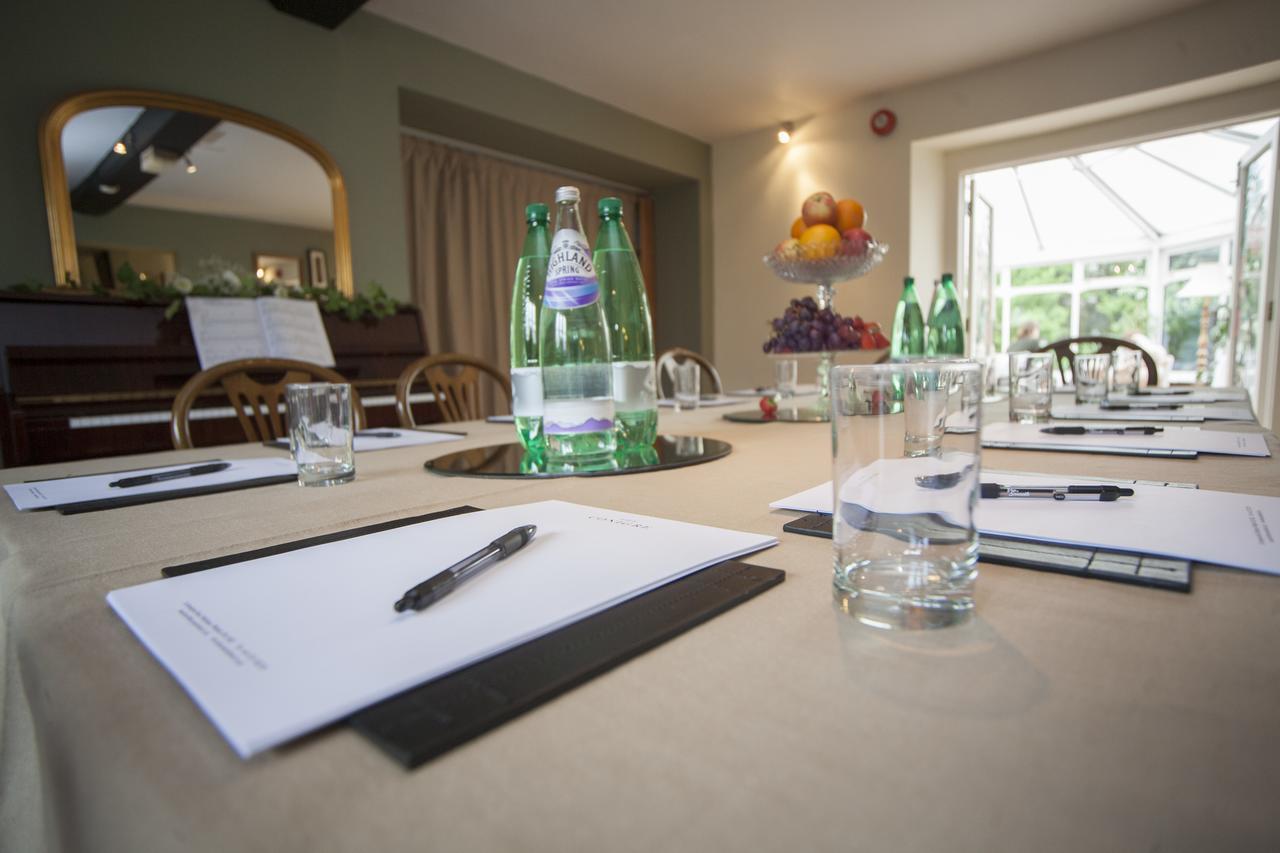 The Conigre Hotel Melksham Eksteriør billede