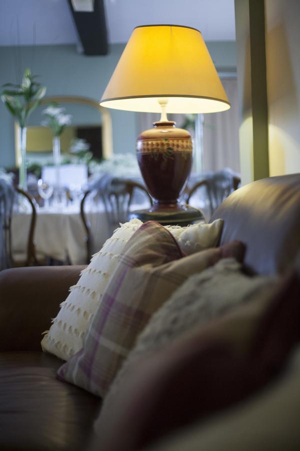 The Conigre Hotel Melksham Eksteriør billede